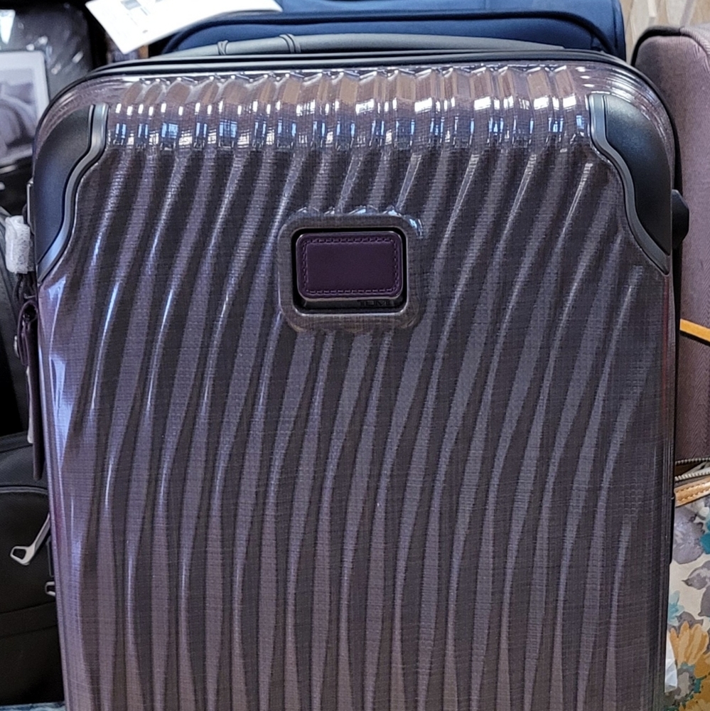 TUMI LATITUDE HARDSIDE SPINNER CARRY-ON